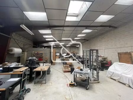 location entrepôt 947 m²