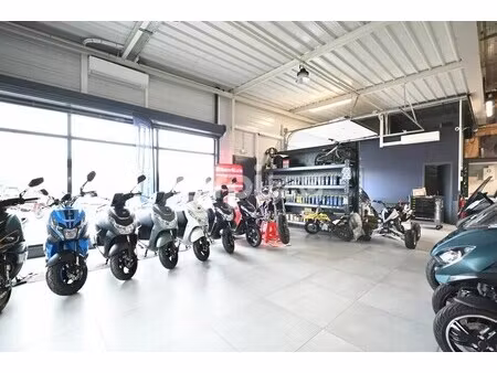 location entrepôt 169 m²