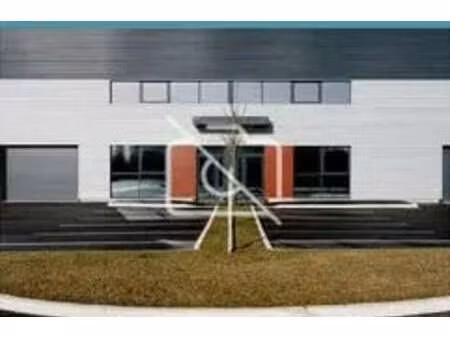 location entrepôt elancourt 78990 756m²
