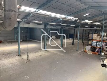 location entrepôt 3 257 m²