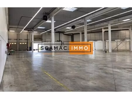 location entrepôt 1 765 m²