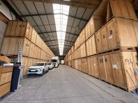location entrepôt 2 585 m²