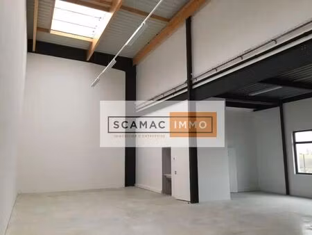 location entrepôt 229 m²