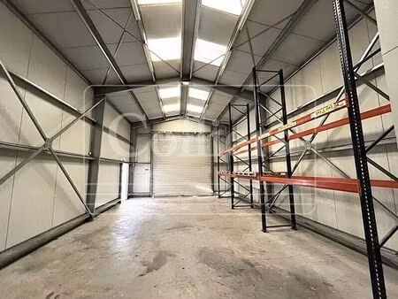 location local d'activités 295 m²