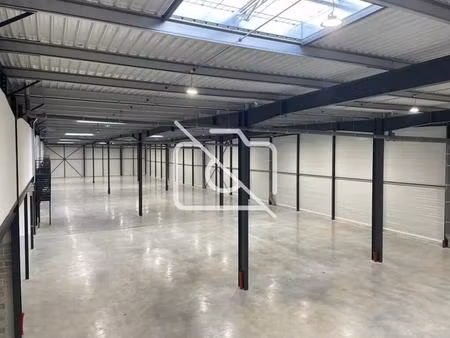 location entrepôt 607 m² à 3 642 m²