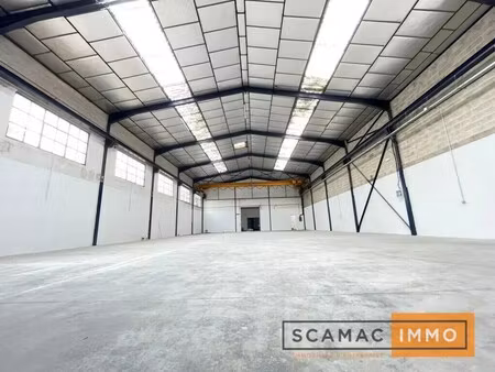 location entrepôt 670 m²