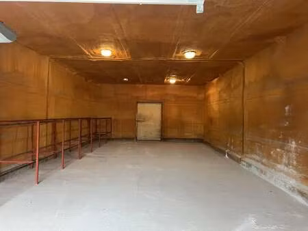 location entrepôt 86 m²