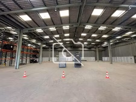 location entrepôt 1 450 m²