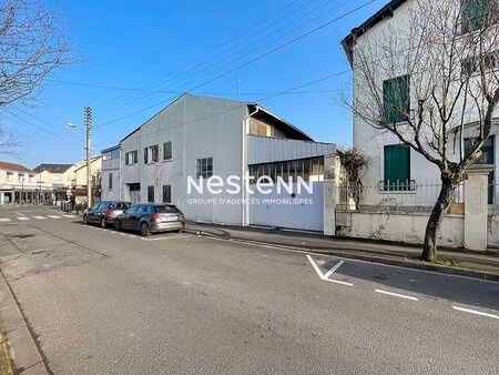 location local d'activités 560 m²