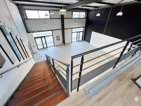 location local d’activités brignoles 83170 215m²