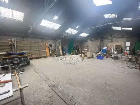 location local d'activités 150 m²
