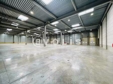 location local d'activités 772 m² à 6 806 m²