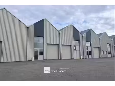 location local d’activités 122m²