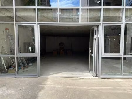 location local d’activités lyon 69009 320m²