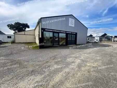 location local d'activités 900 m²