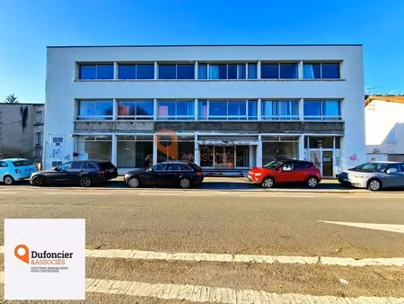 location local d'activités 525 m²