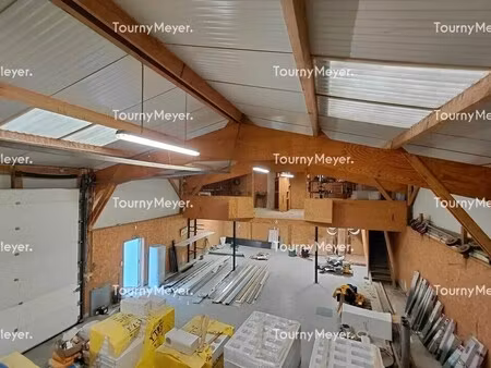 location local d'activités 360 m²