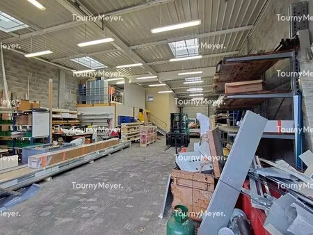 location local d'activités 340 m²