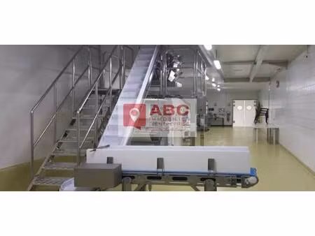 location local d’activités val d arcomie 15320 3761m²