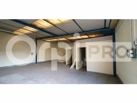 location local d'activités 100 m²