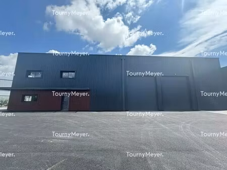location local d'activités 730 m²