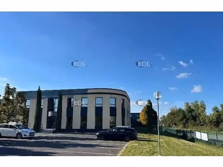 location entrepôt 1 860 m²