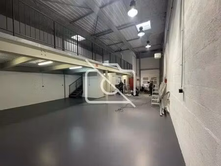 location entrepôt choisy le roi 94600 179m²
