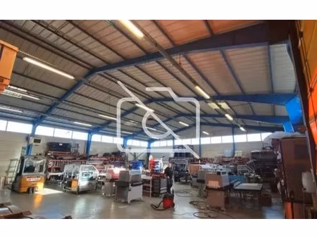 location entrepôt 595 m²