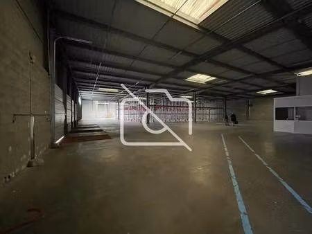 location entrepôt 1 413 m² à 2 826 m²