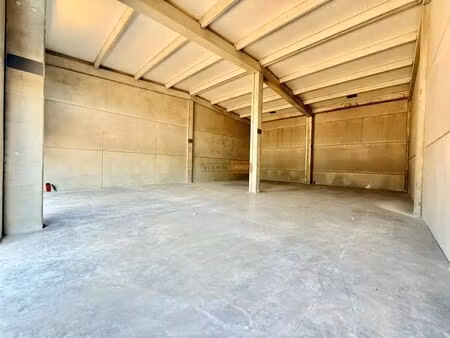 location entrepôt le muy 83490 410m²