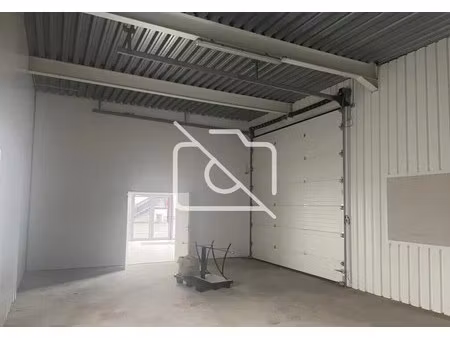 location entrepôt 370 m²