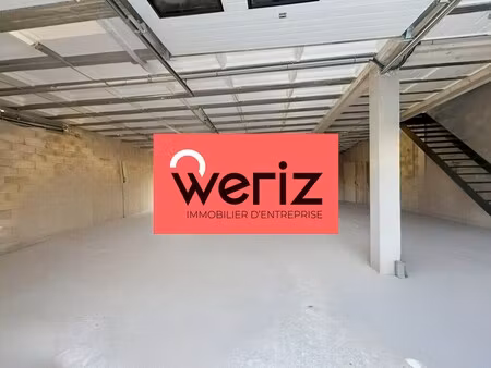 location entrepôt 120 m² à 247 m²