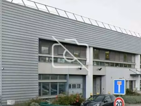 location entrepôt trappes 78190 527m²