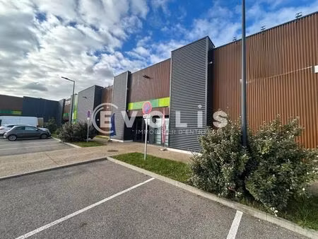 location local d'activités 342 m²