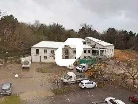 location local d'activités 97 m²