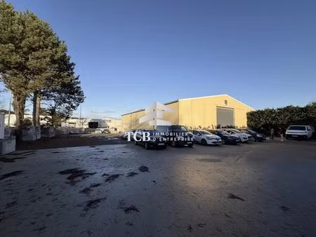 location local d'activités 620 m²