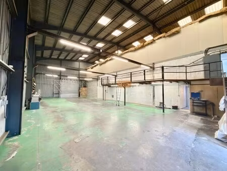 location local d’activités le muy 83490 320m²
