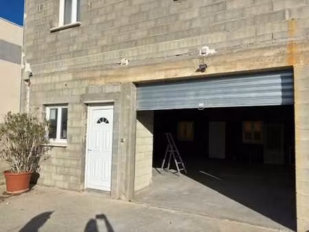 location local d'activités 150 m²