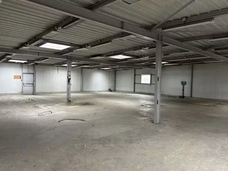 location local d’activités maurecourt 78780 842m²