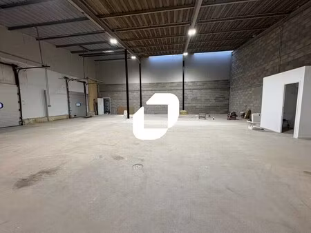 location local d’activités montigny le bretonneux 78180 203m²