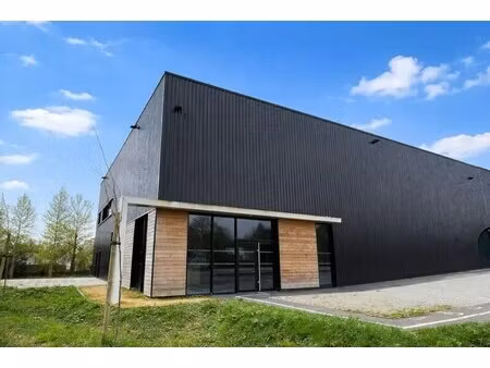 location local d’activités plescop 56890 712m²