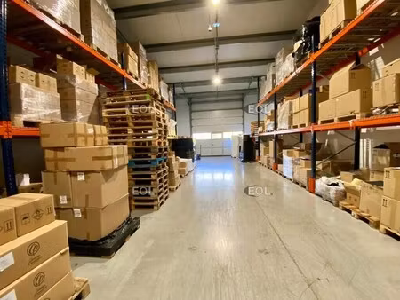 location local d'activités 213 m²