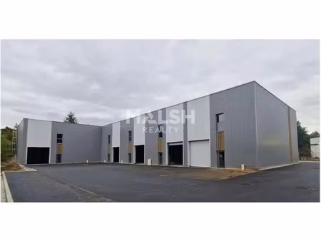 location local d'activités 60 m² à 1 469 m²