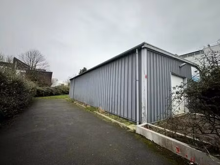location local d'activités 317 m²