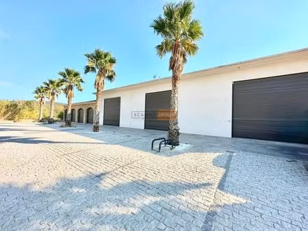 location local d'activités 361 m²