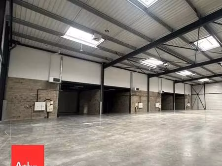 location local d'activités 350 m²