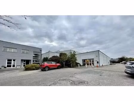 location entrepôt 1 470 m²