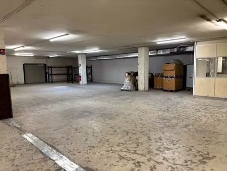 location entrepôt saint laurent du var 06700 1646m²