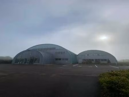 location local d'activités 1 200 m²