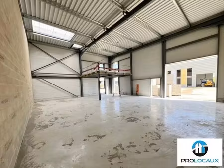location local d'activités 283 m²